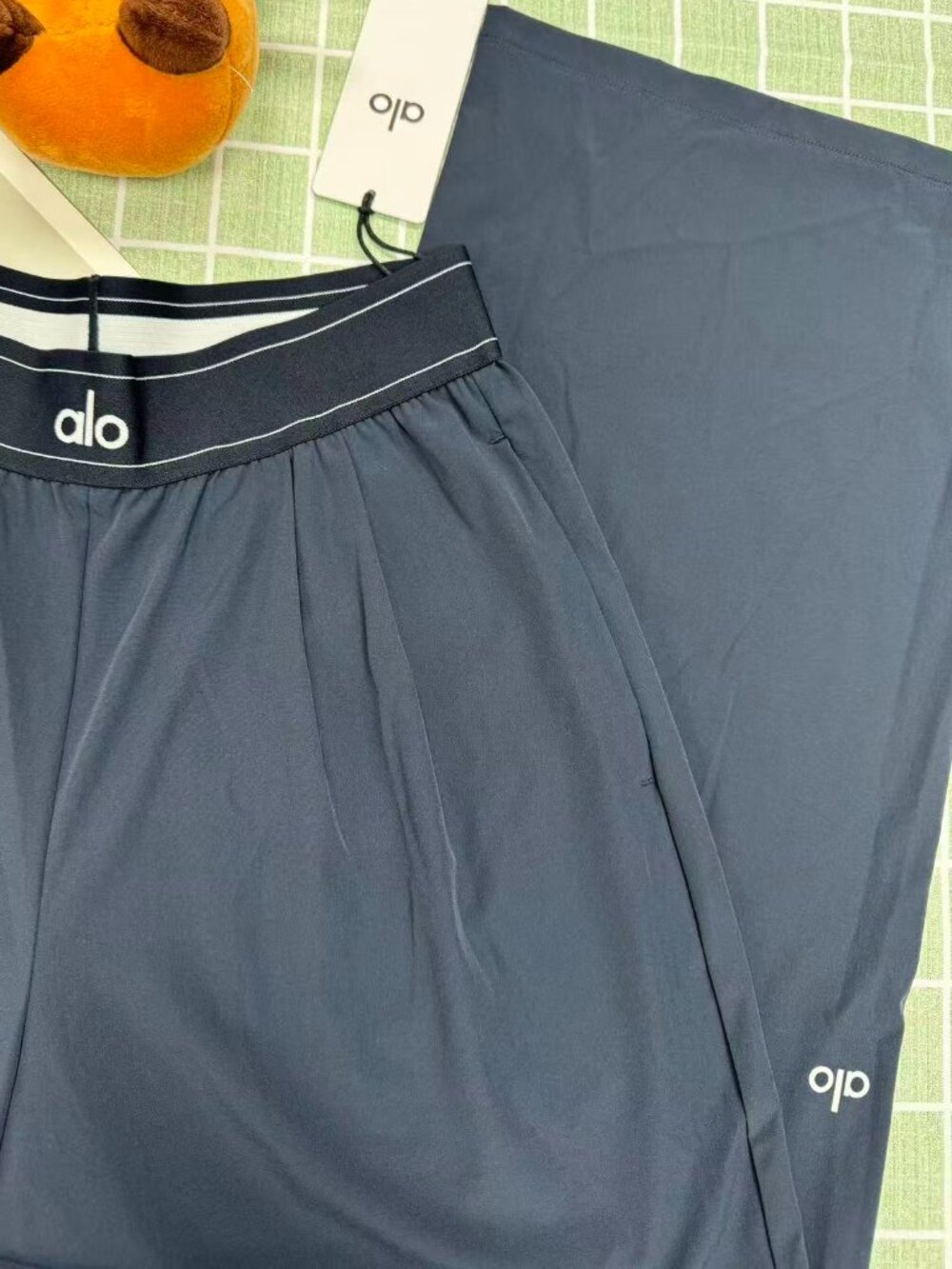 Navy Blue ALO Yoga Relaxed Wide Leg Lounge Pants NWT β¨ Length:30" Inseam - Picture 4 of 8